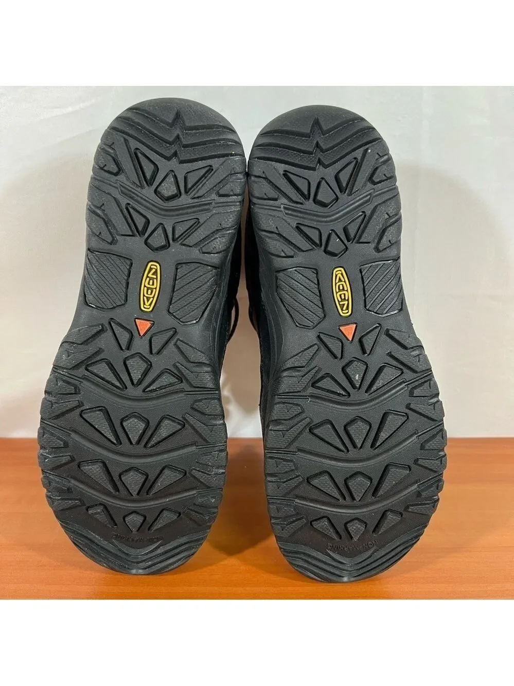 Keen Men’s Targhee Mid Waterproof Hiking Boots Size 7 #802